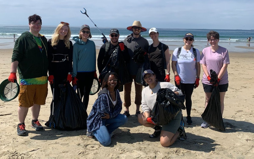 EEB Graduate Students Make a Difference at Newport Beach Clean-Up
